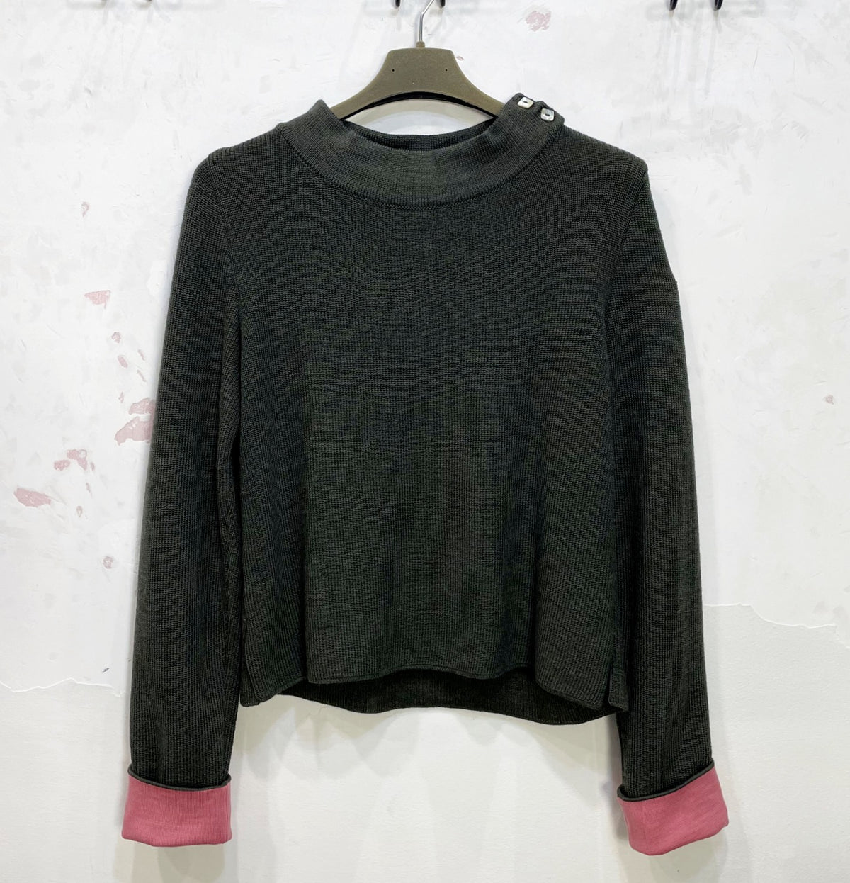 Maglia con collo doppiato e bottoni