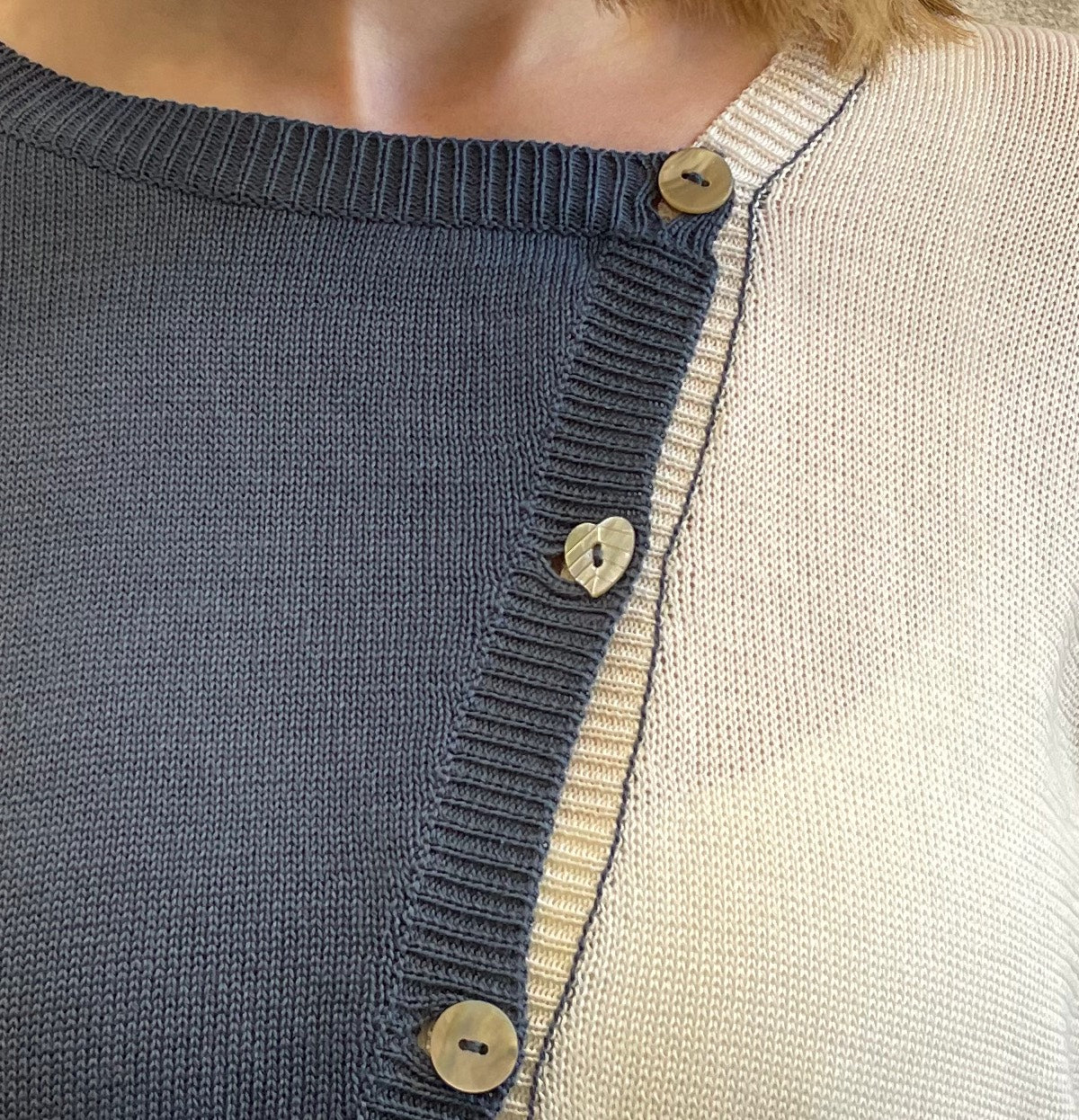 Cardigan diagonale