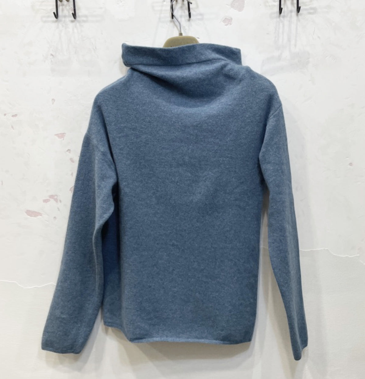 Maglia cardata destrutturata