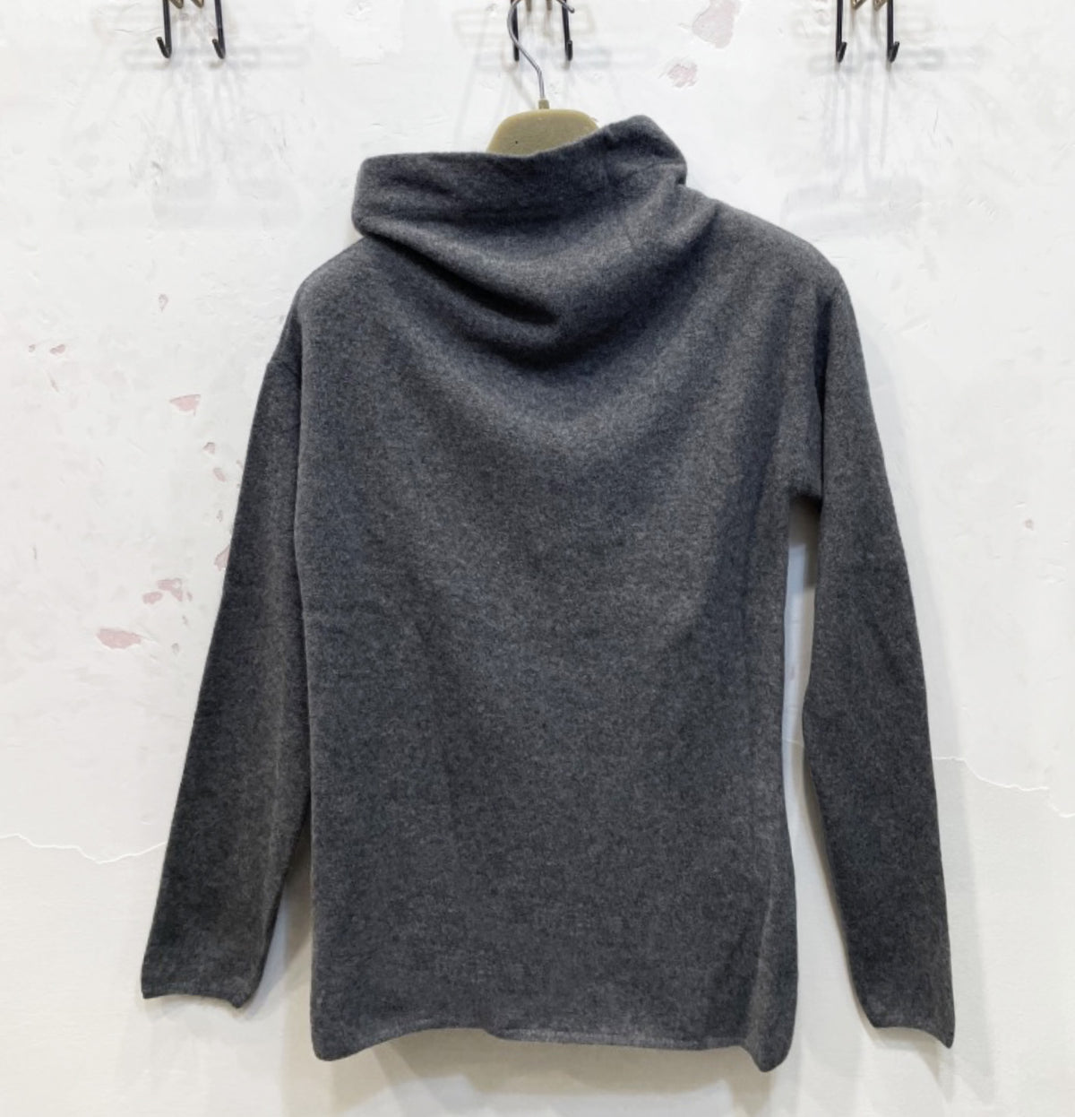 Maglia cardata destrutturata